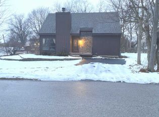 1023 Northshore Dr, Wauconda, IL