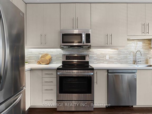 4th image of 35 Midhurst Hts #36