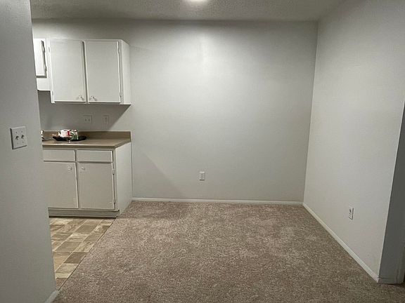 4th image of 3768 Parliament Dr #11