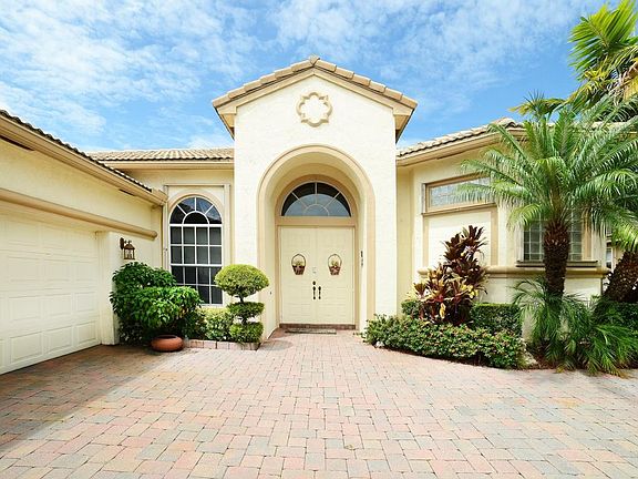 Home For Sale In baywonds