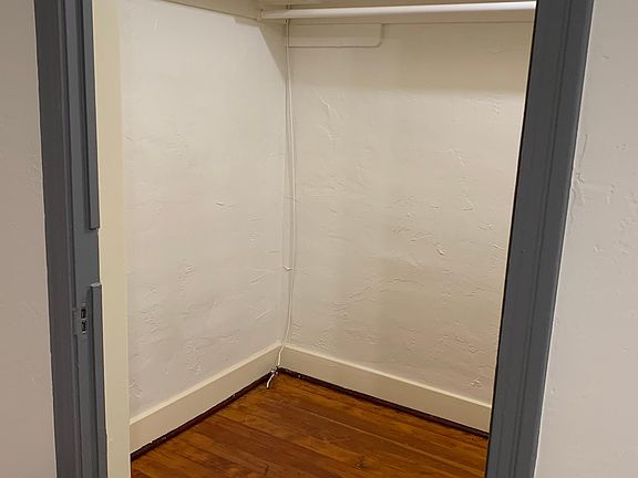 5th image of 454 S Catalina St #208