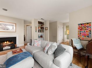 317 10th St NE APT 13, Washington, DC 20002