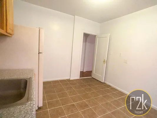 Rented by Realty 2000 Corp | media 21