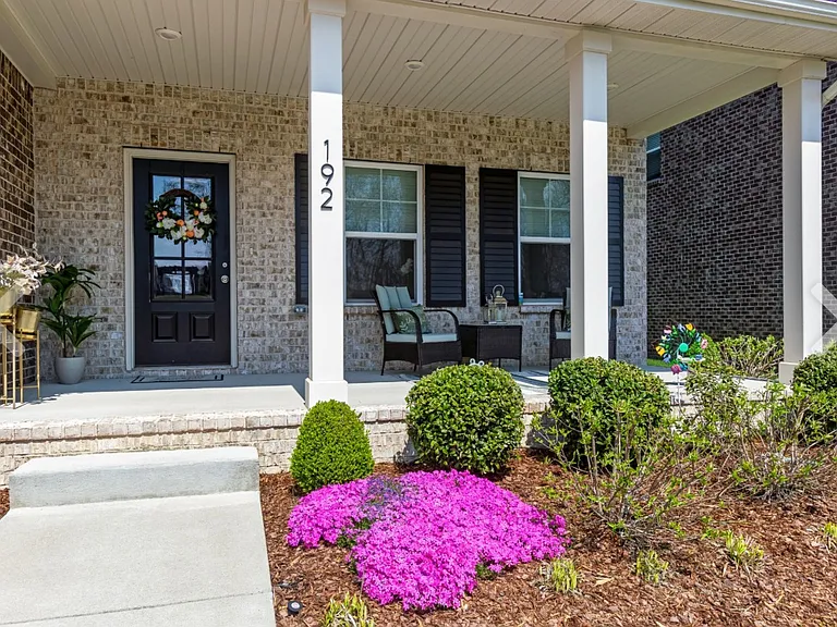 192 Grandstand Blvd — Photo 3