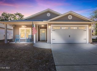 116 NE 35th St, Oak Island, NC 28465