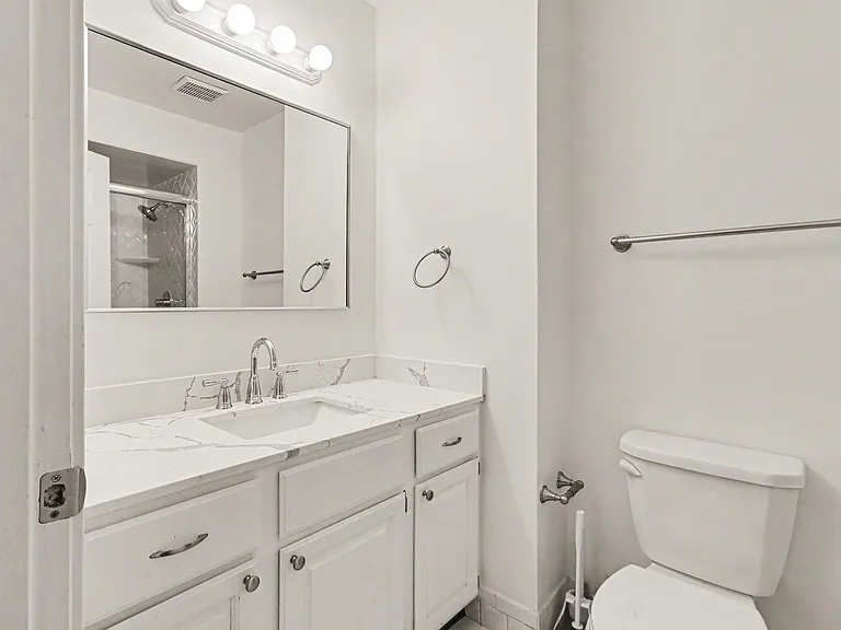204 Cheswold Ct — Photo 5