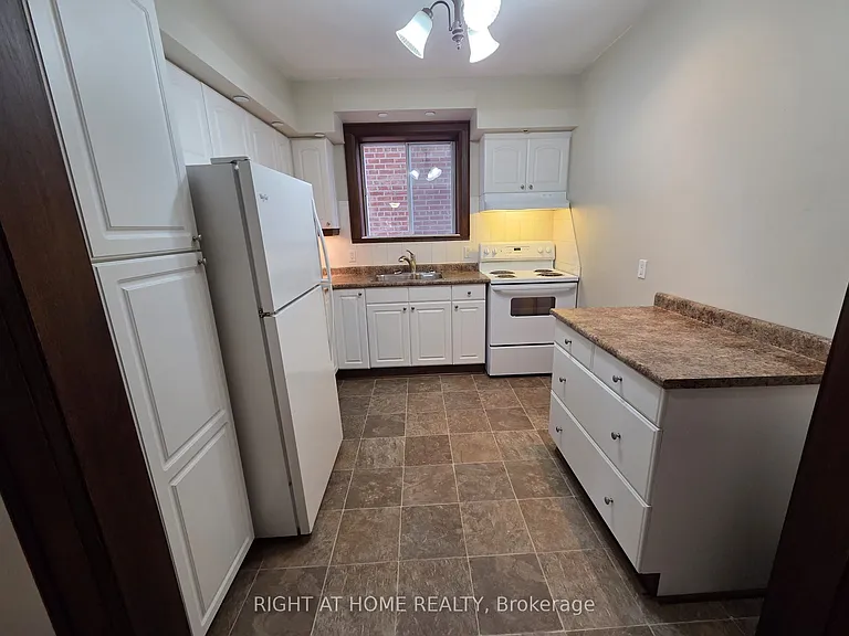 20 Teddington Park Ave #1 — Photo 19