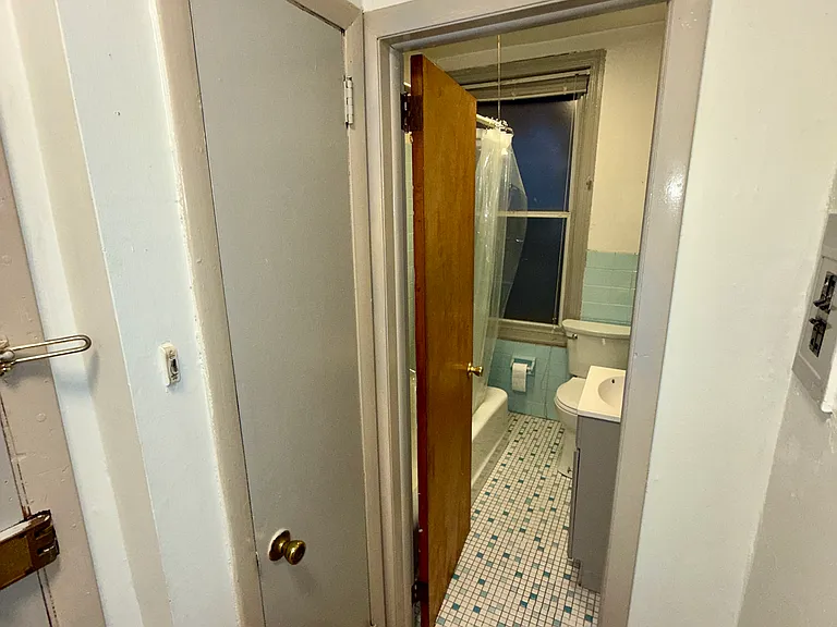 157 N 21st St #3 — Photo 8