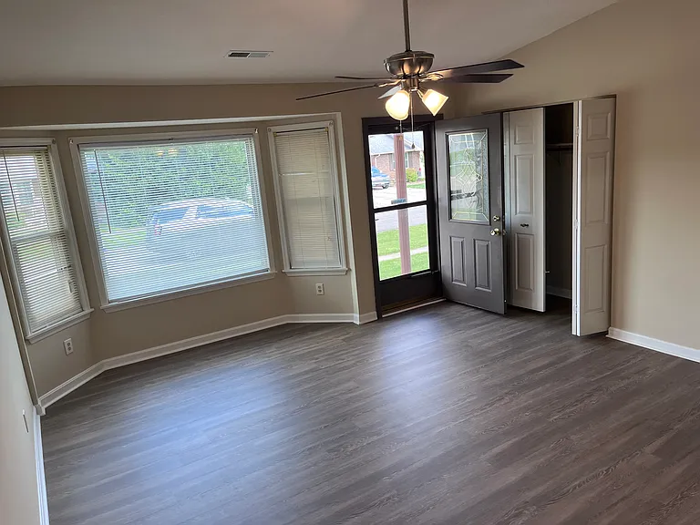 103 Poppy Ct — Photo 13