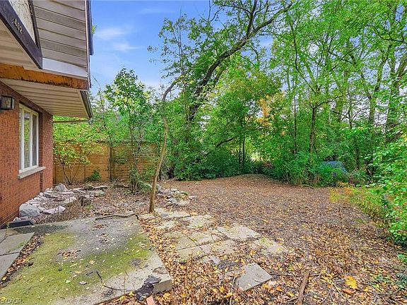4th image of 402 Rock Chapel Rd