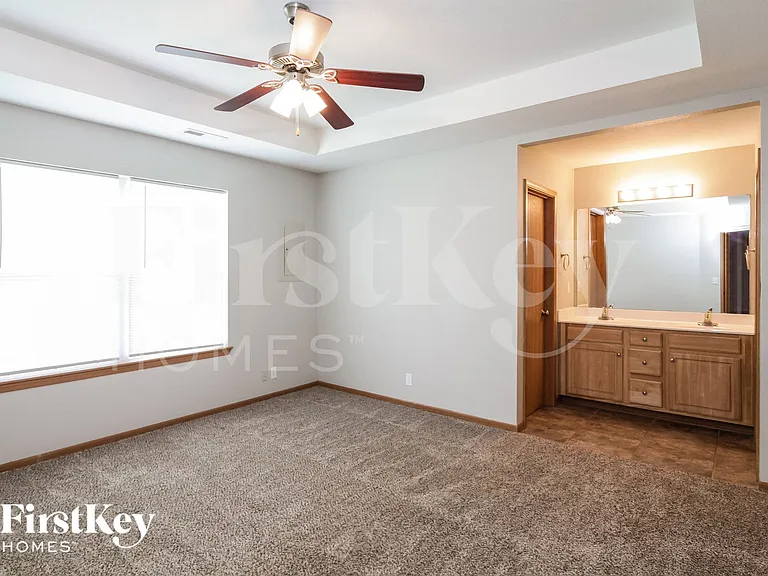 1521 Champion Dr — Photo 6