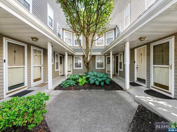 1291 Paddington Rd, Mahwah, NJ 07430
