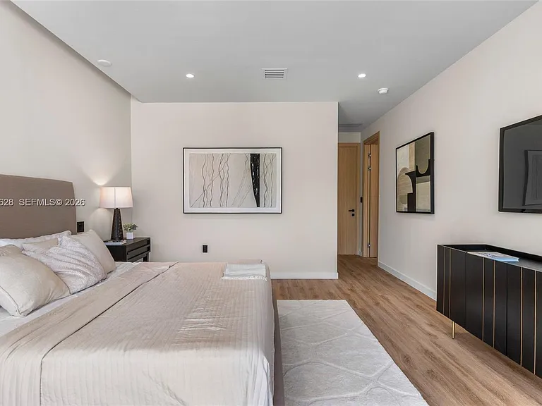 2330 SW 36th Ave — Photo 18