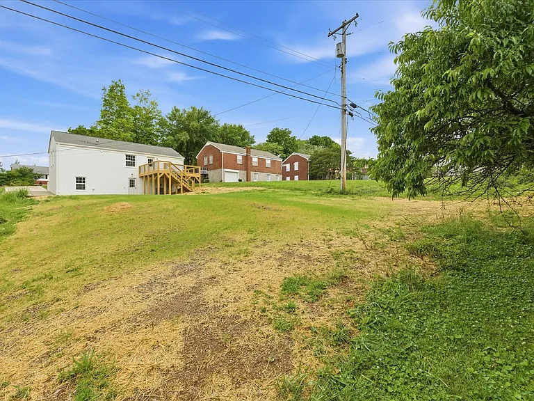 221 Clearview Dr — Photo 37