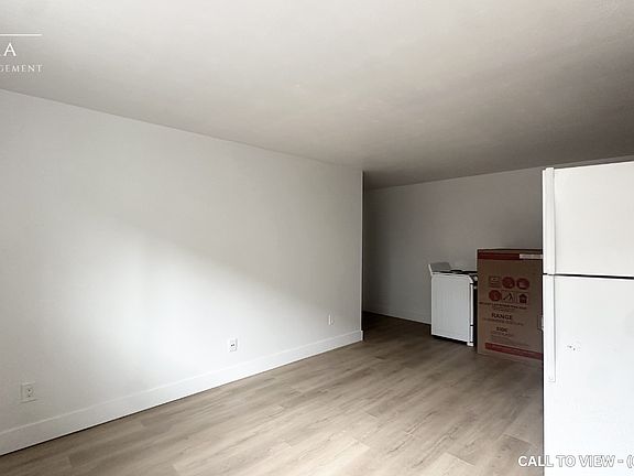4th image of 1459 Trafalgar St #108