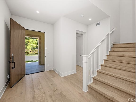 4th image of 237 Pinnacle