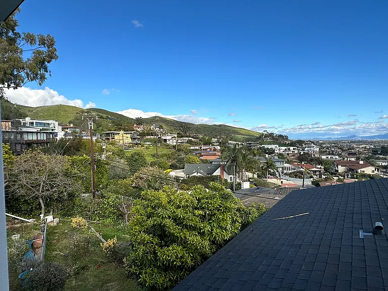 Mariposa Dr — Photo 4