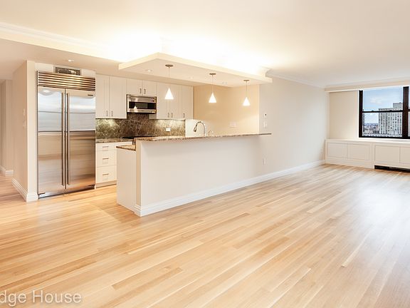 3rd image of 201 E 87th St APT 17R