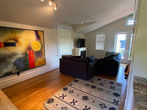 2nd image of 35A Sidney St