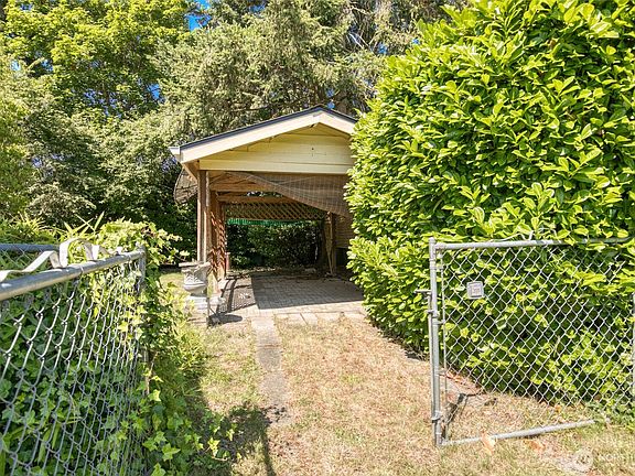 5th image of 10704 Doten Drive SW