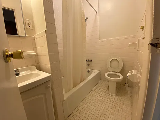Rented by One New York Realty Inc | media 24
