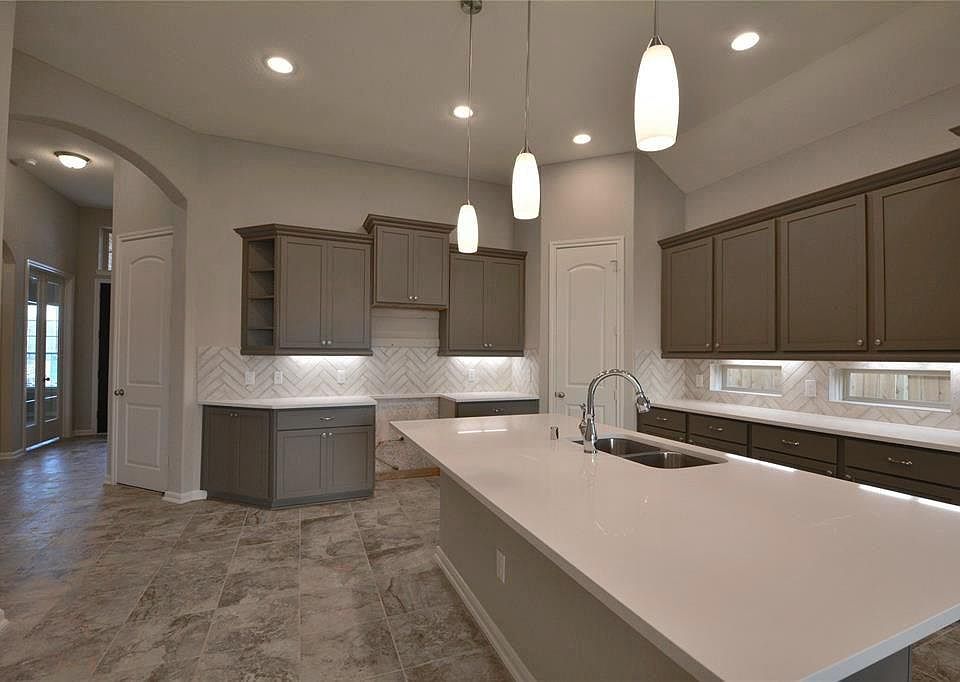 1st image of 2547 Amethyst Isle Ln