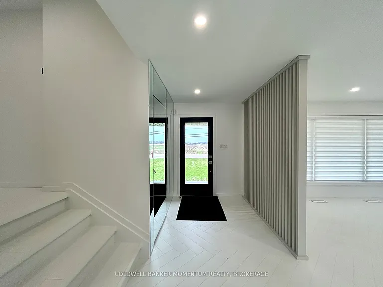 413 Queenston Rd — Photo 8