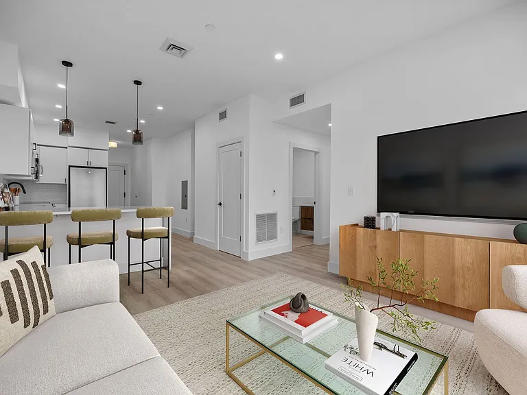 Verge Residences — Photo 19