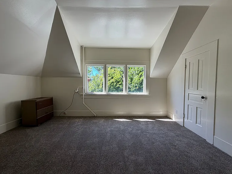 1225 G St — Photo 6