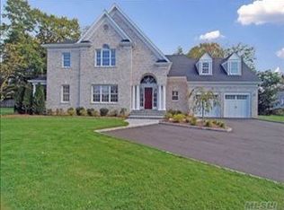4 Sunview Ct, Glen Cove, NY