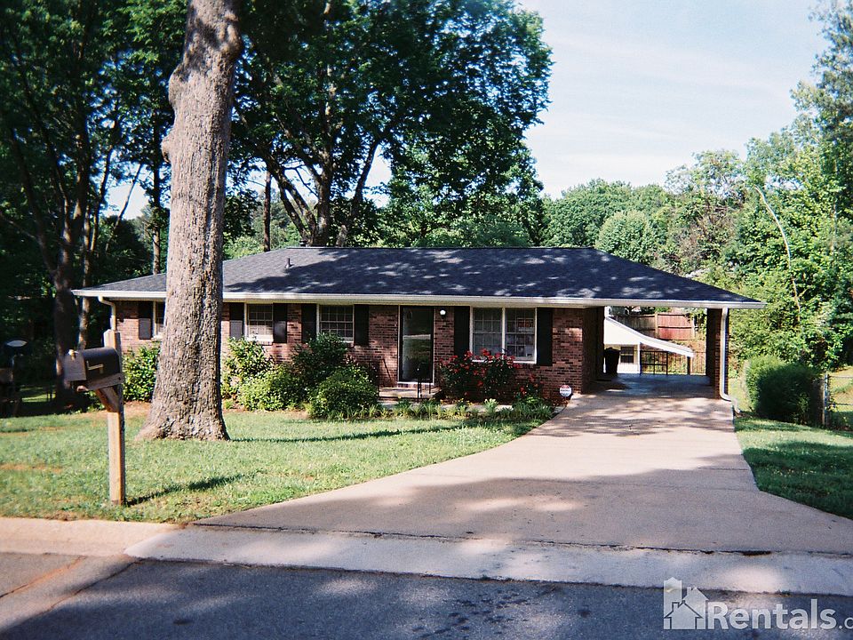 1st image of 942 Parkstone Dr