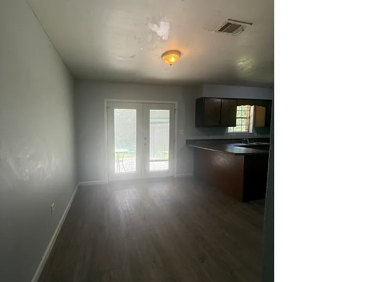 5701 Scotland Rd — Photo 3