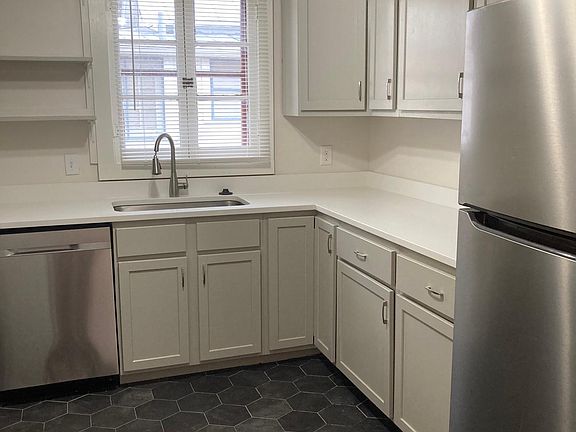 5th image of 207 Wickes St #B