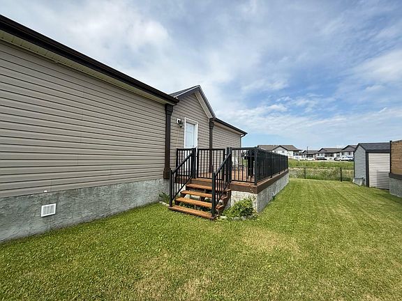 4th image of 6 Edgewater Cres