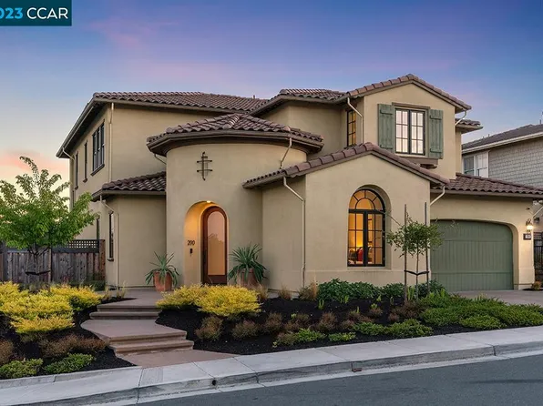 200 Willowbrook Ln, Moraga, CA 94556
