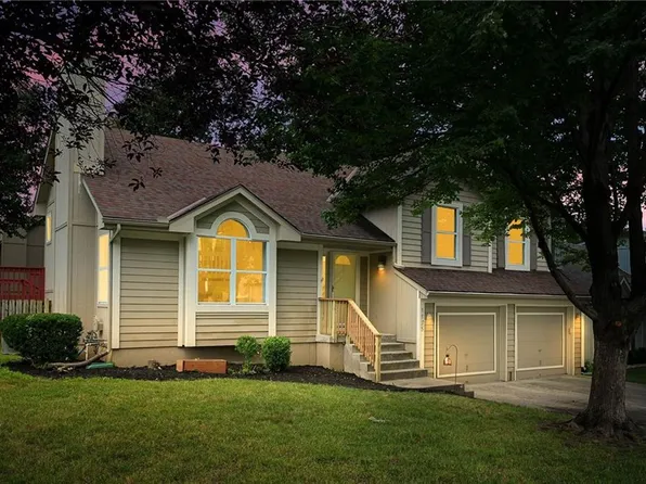 1125 NE Bryant Dr, Lees Summit, MO 64086