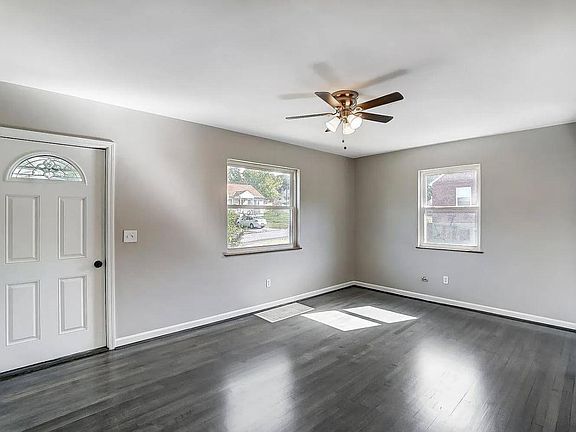 3rd image of 1221 Coolidge Ave