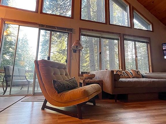 2nd image of 2200 Yana Ln
