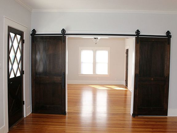 4th image of 315 S Bishop St