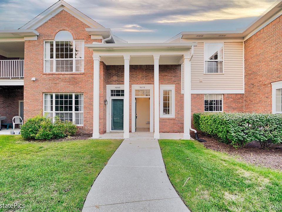 1st image of 16873 Carriage Way
