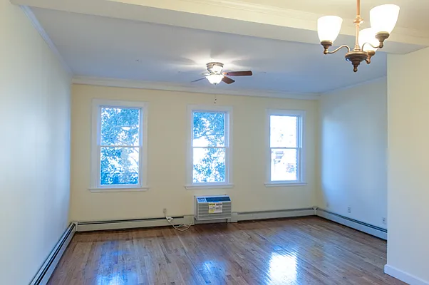 Rented by Warren T Real Estate Corp. | media 29