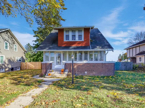 917 North 6th STREET, Manitowoc, WI 54220