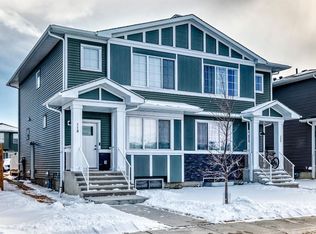 118 N Chelsea Mews, Chestermere, AB T1X2T1