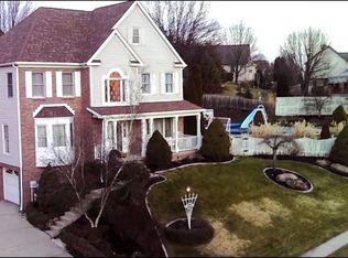 702 Lindenwood Dr, Coraopolis, PA 15108