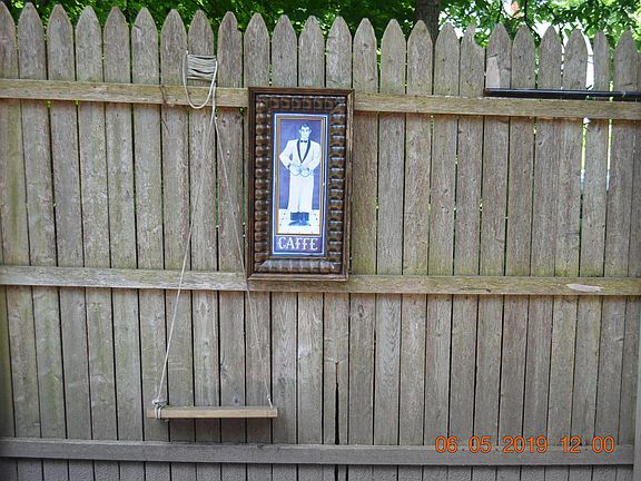 3rd image of 582 Niles Ave