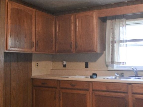 3rd image of 235 Gilman St