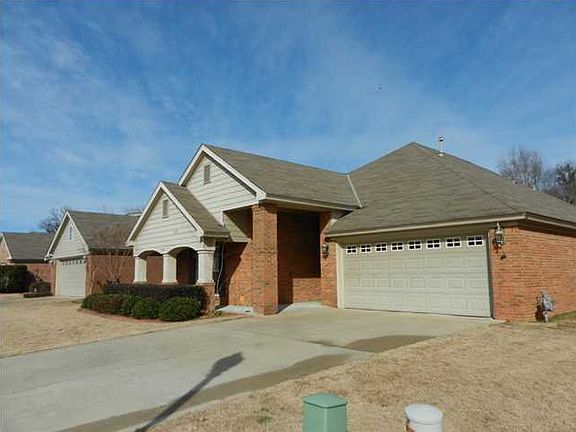 5th image of 3900 Claiborne Cir