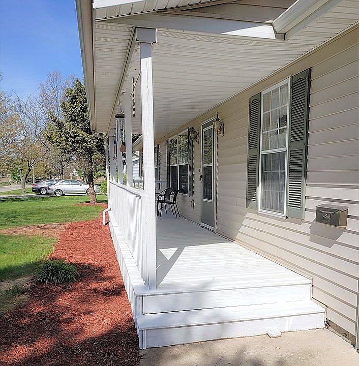 1st image of 214 Stauffer Dr