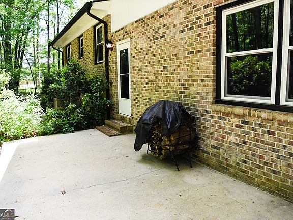 3rd image of 50 Frasier Dr