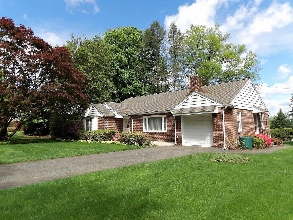151 Blossom Hill Dr, Lancaster, PA 17601 Zillow